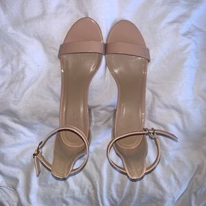 NUDE HEELS - SUPER SIMPLE AND SLEEK